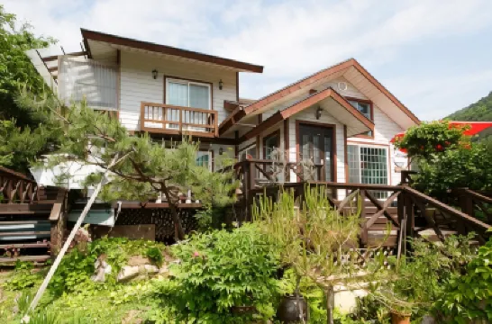 Pyeongchang Yasaenghwa Theme Pension โรงแรมใกล้Korea Botanic Garden