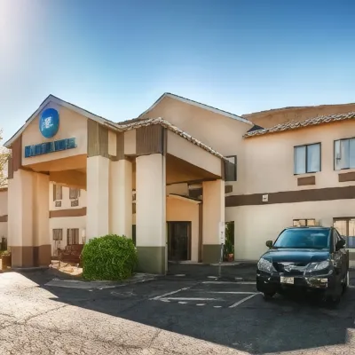 Best Western Clearlake Plaza Hotels near Illinois State Museum
