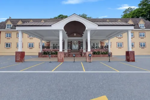 The Roslyn, Tapestry Collection by Hilton Hotels in North Hempstead