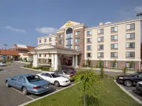 Wyndham Garden Erie Hotels near Millcreek Mall