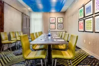 Holiday Inn Express Calhoun South Các khách sạn ở Calhoun