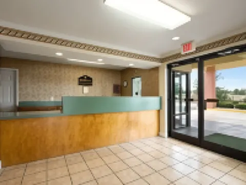 Days Inn by Wyndham Lugoff Hotels in Lugoff