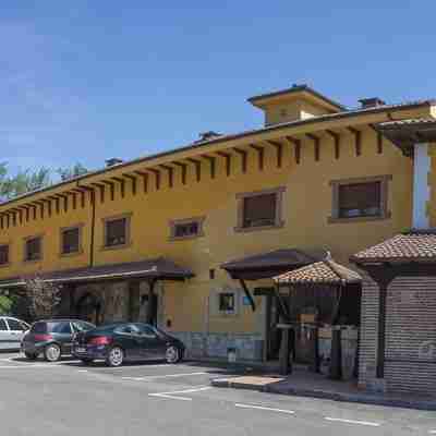 Hotel El Angliru Hotel Exterior