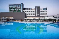 Emerald Hotel - Pools