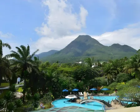 Klub Bunga Theme Park Hotel Hotels in Batu Sub-District