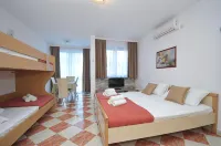 D&D Apartments 3 Hotels near Beach Poseidon