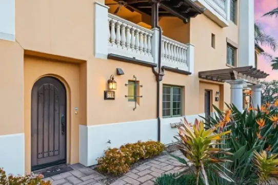 Modern 3-Bedroom beach townhome