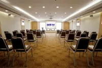 Golden Tulip Muscat - 4-Sterne