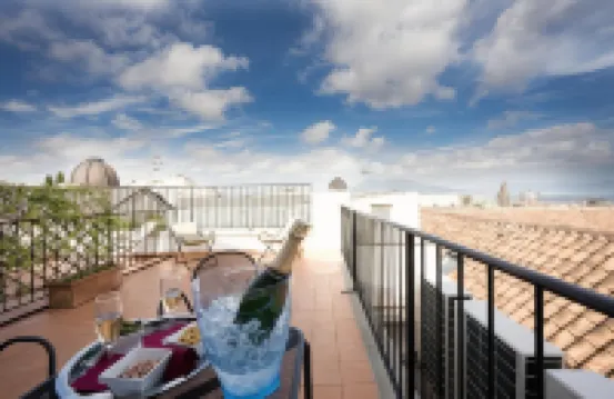 貝里尼廣場公寓酒店