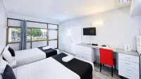 Tropical Gateway Motor Inn