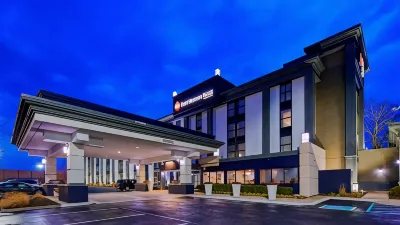 Best Western Plus Indianapolis NW Hotel Hotel dekat Taman Holliday