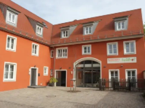 Schieners Hotel & Apfelhof Apartments Hotels in Wemding