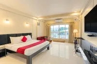 La Nicholas Lake View by Summit Hotels - bar