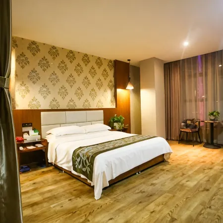 Danfeng Junlin World Theme Hotel