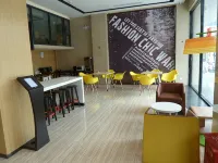 IU Hotel (Zhanjiang Ding Sheng Plaza Affiliated Hospital of Guangdong Medical University) - sarapan