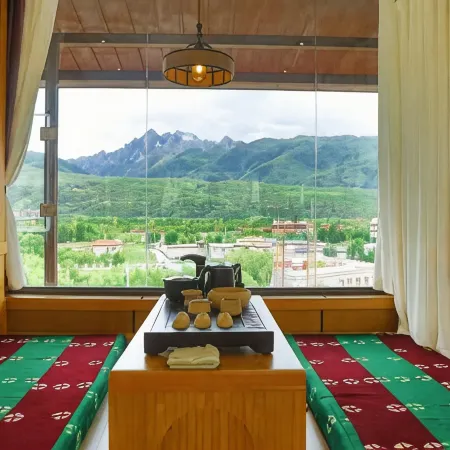 Shangri La Spa Hotel