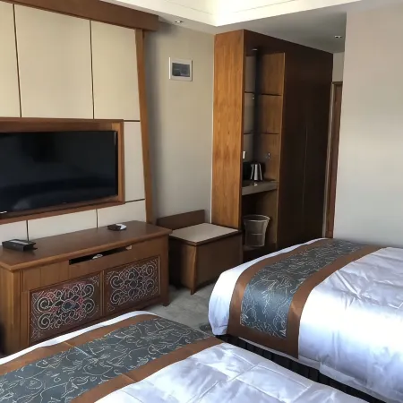 Shangri-La Hotel