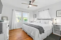Charming 3-bedroom house with WiFi, AC in beautiful Hendersonville