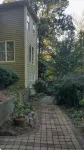 Wooded Oasis: Safe & Secluded 2BR, Full Bath Retreat - Homestays