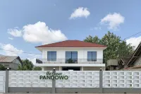 Urbanview Hotel The Corner Pandowo