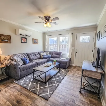 Serene Pine Tree Meadows Cottage w/ Stunning Views