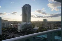 Modern 1-bedroom apartment in enjoyable Hollywood with fitness room, WiFi