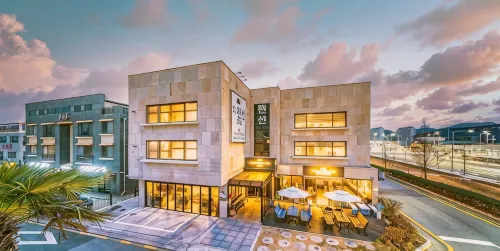 부산 더펜션 502