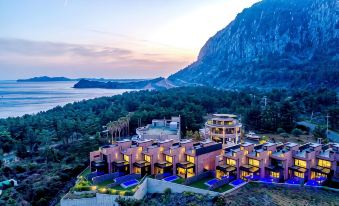 Ocean Brick Poolvilla