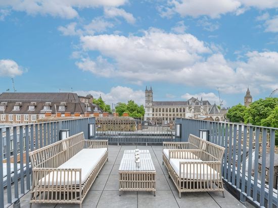 Westminster Apartments by D'Montrio