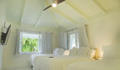Fantastic Golf-View Villa. W/ Jacuzzi, Maid Отели в г. 