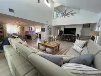 Spacious 4-bedroom vacation home minutes to John Pennekamp Coral Reef State Park