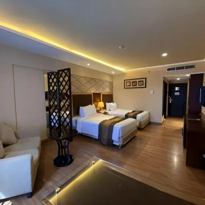 Regent's Park Hotel at Kayutangan Malang Hotel dekat Stasiun Kereta Malang