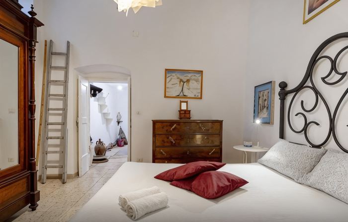 Corte Fiorita - City Center historical stay
