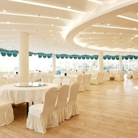 Park Hotel Отели рядом с достопримечательностью «Город Shuihu»