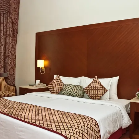 Regent Palace Hotel Отели рядом с достопримечательностью «Торговый центр BurJuman»