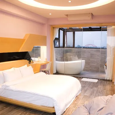 Sunny Stream B & B Hotels near Dongshan River Water Park