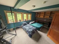 Trout Lake Treehouse - A large, splendid, and private mountain home!