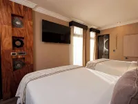 L'Aurora Inn Hotels near La Aurora International Airport