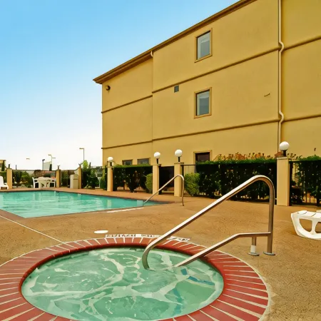 Best Western Plus Denton Inn Suites