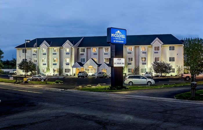 Microtel Inn & Suites by Wyndham North Canton