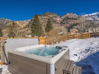 Hooray for Ouray! Hot tub and 2 blocks to Main Street! Hotels in Ouray