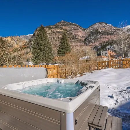 Hooray for Ouray! Hot tub and 2 blocks to Main Street!