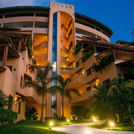 Luxury apartment with beautiful sunset sea views at Ixtapa