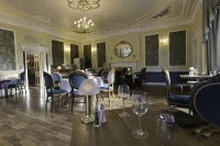 Woodlands Lodge Hotel