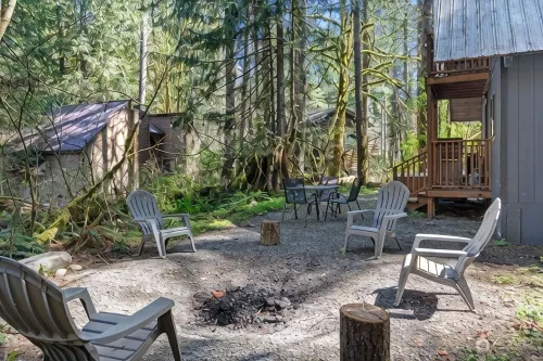 Luxury A-Frame with Hot Tub! 15 Mins to Stevens Pass - Misty Mt. Haus