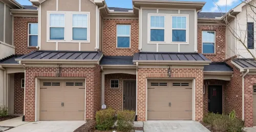 Newly built Charming 3-bedroom townhome with amenities Spring Hill