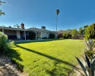 Chandelier Retreat 3Br/2BA/ King Bed /85”75”32” TVs/ Near Hard Rock Casino