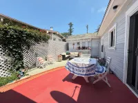 La Jolla White Door Cottage walking distance to beach, cove, shops, &restaurants - Bungalows