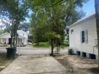 Beautifully Renovated 3-bedroom cottage in Old Town BSL.  Close to Everything! - 4 stjerner