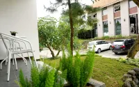 Mutiara Home Villa - Villas